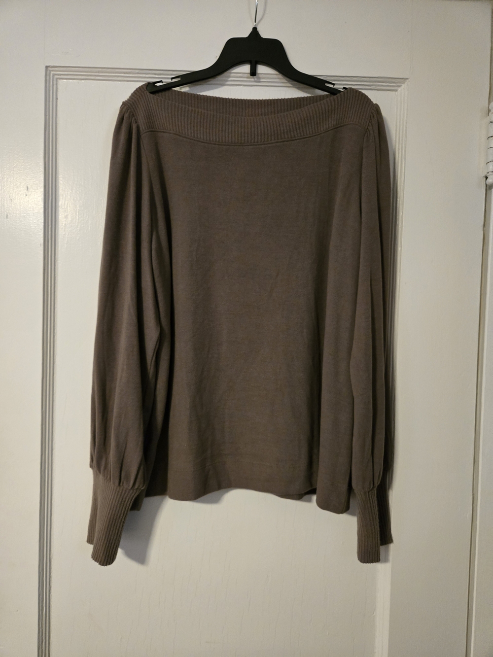 Boatneck Long Sleeve Women’s Lightweight Sweater in Mushroom